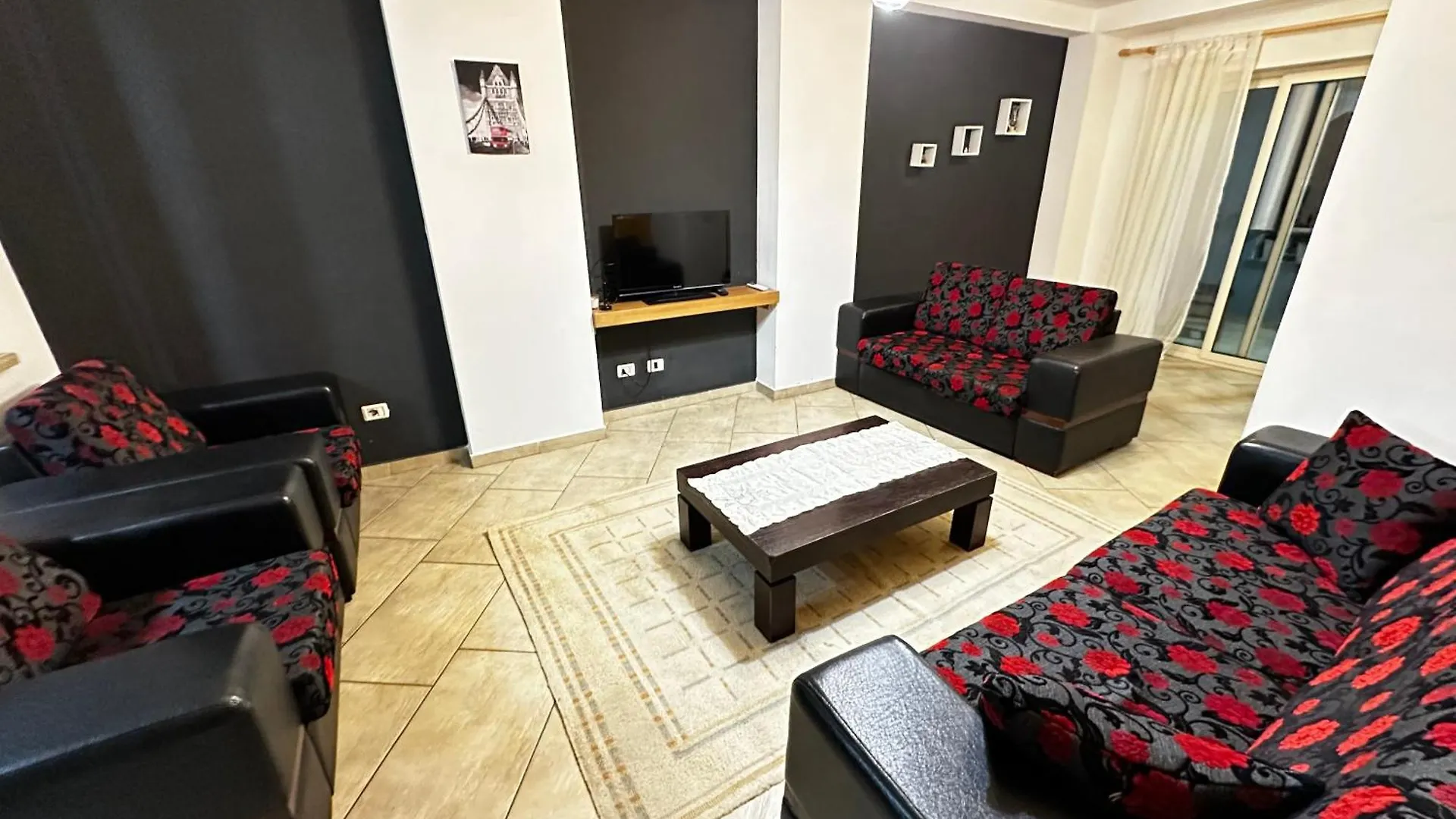 شقة Tirana City Inn ألبانيا